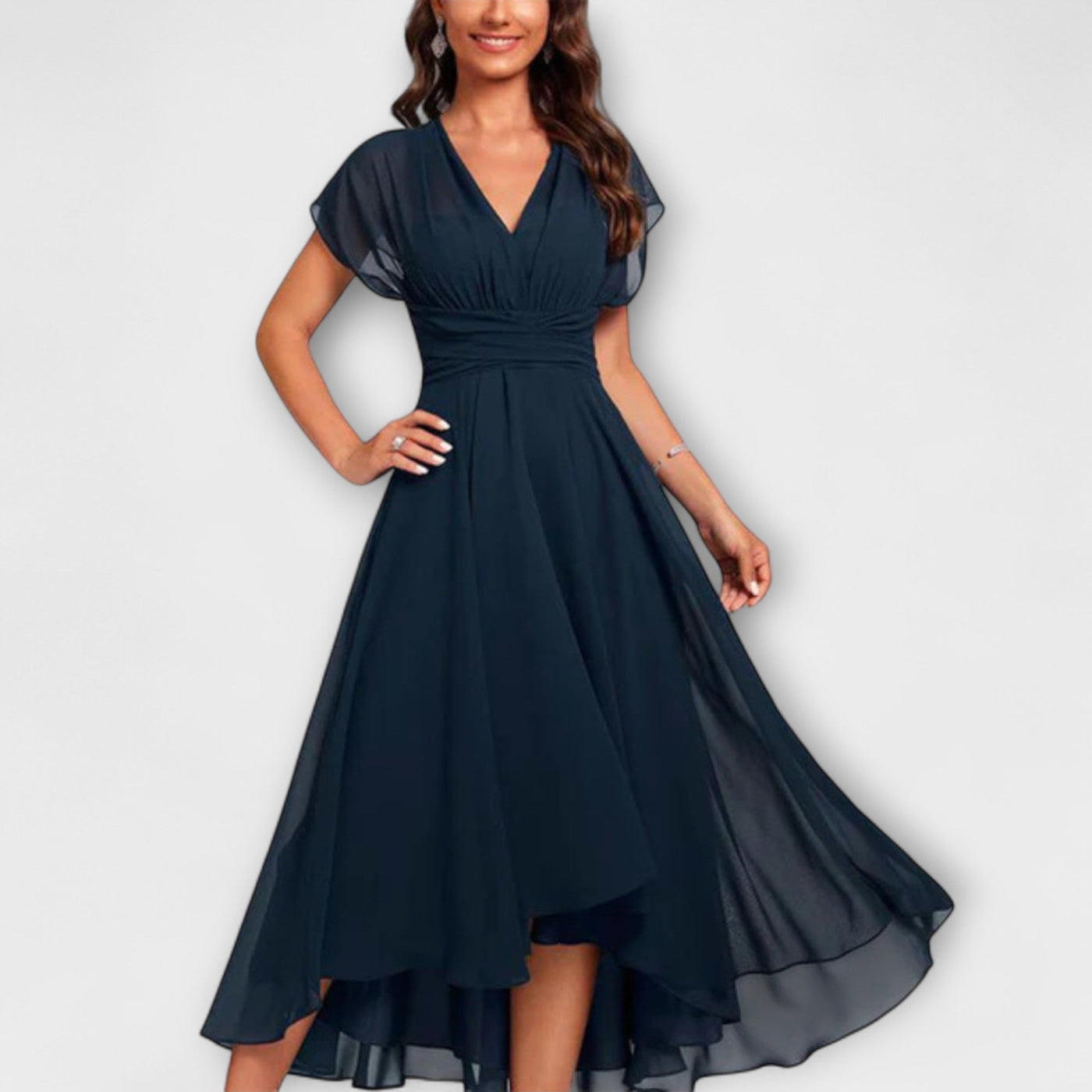Ella – Robe de soirée fluide avec décolleté en V